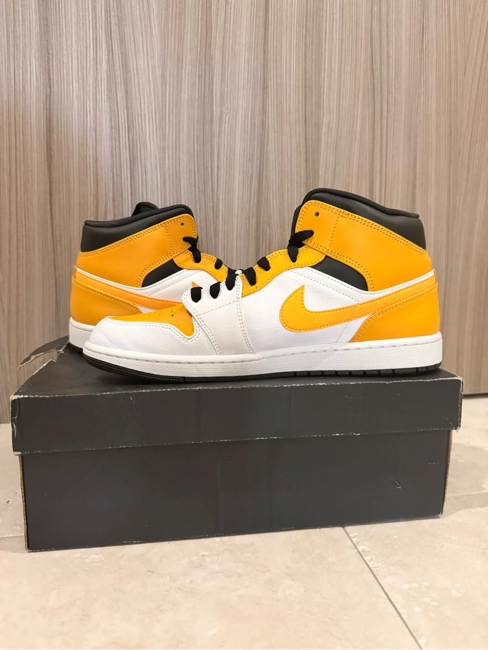 Nike Air Jordan 1 Mid - University Gold Men's Sneakers size 11.5